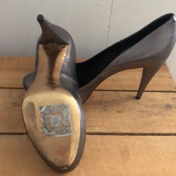 Donna Karan Silver Leather Heels - Picture 4 of 6